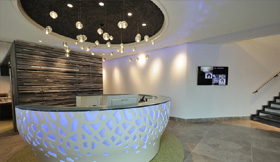 Concept intérieur réception et salles de réunion WSB - Retail design