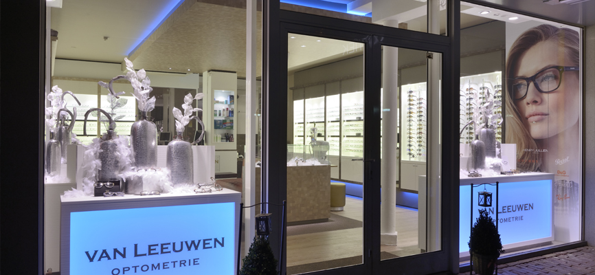 Agencement pour magasins d’optique : Van Leeuwen - Optique