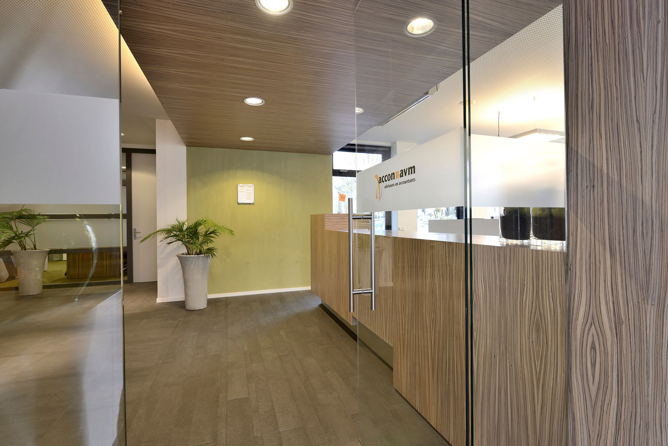 Design d’intérieur dans la salle de réception Accon AVM/Roza comptables