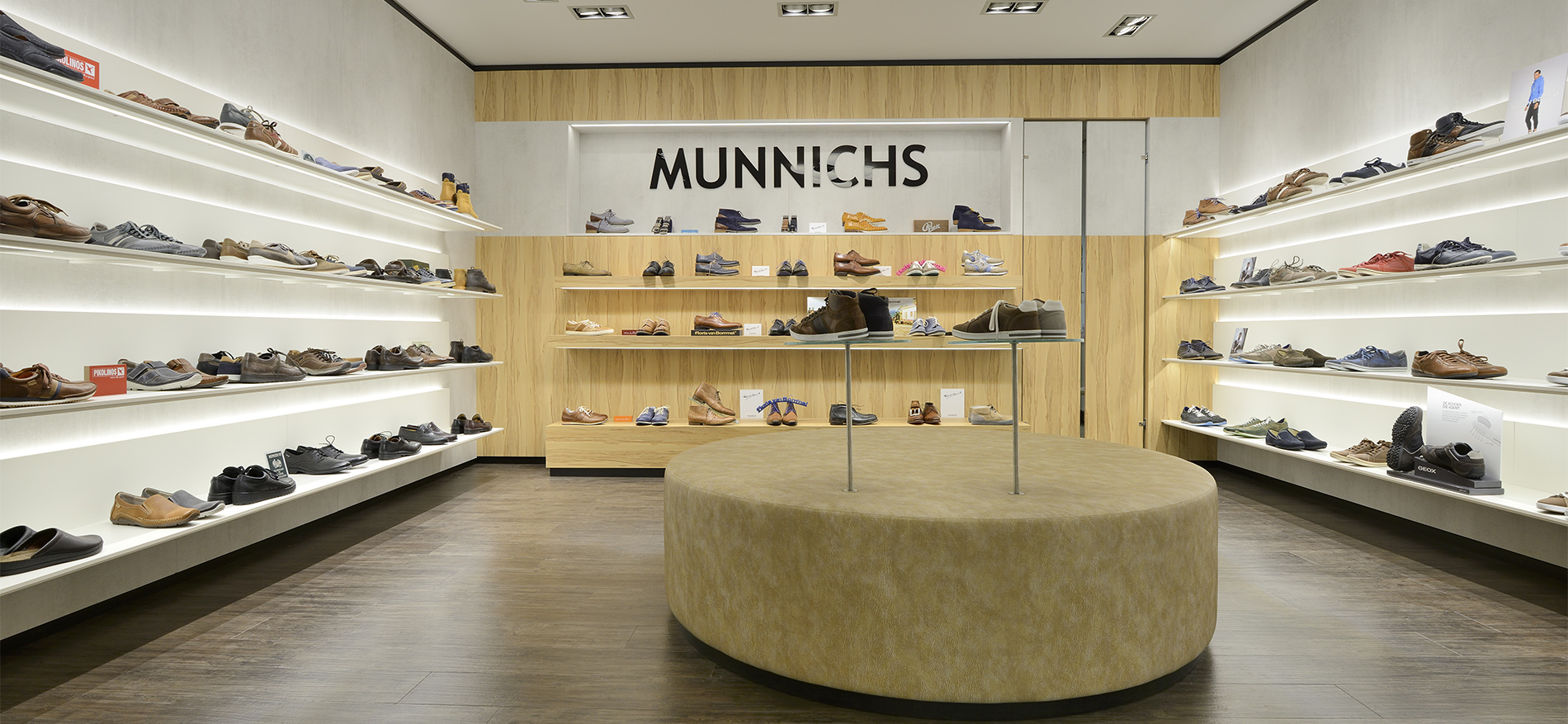 Munnichs : Agencement de chaussures - 