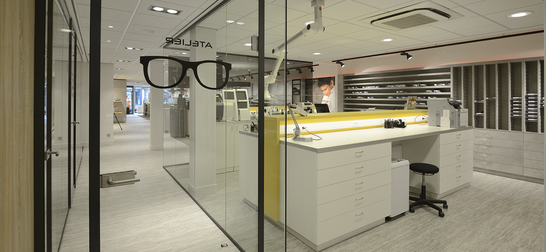 Thyssen Optics – Kapellen (BE) : Aménagement magasin optique - 