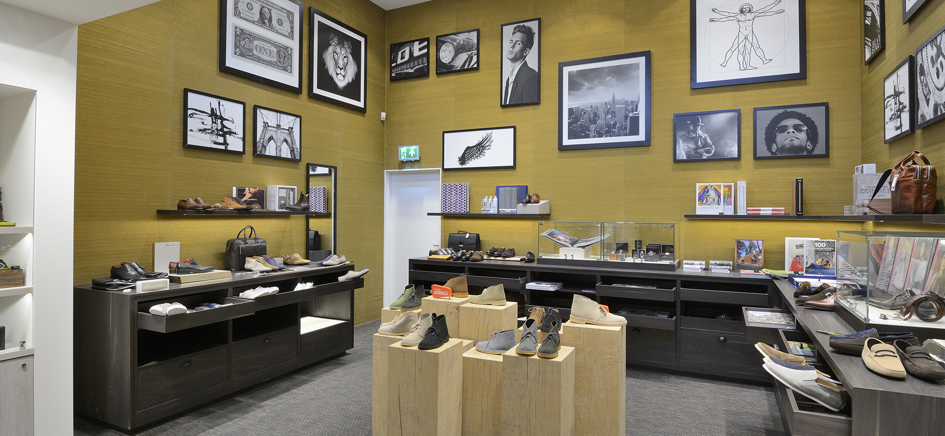 Shuz Wassenaar : Agencement de magasin chaussures - 