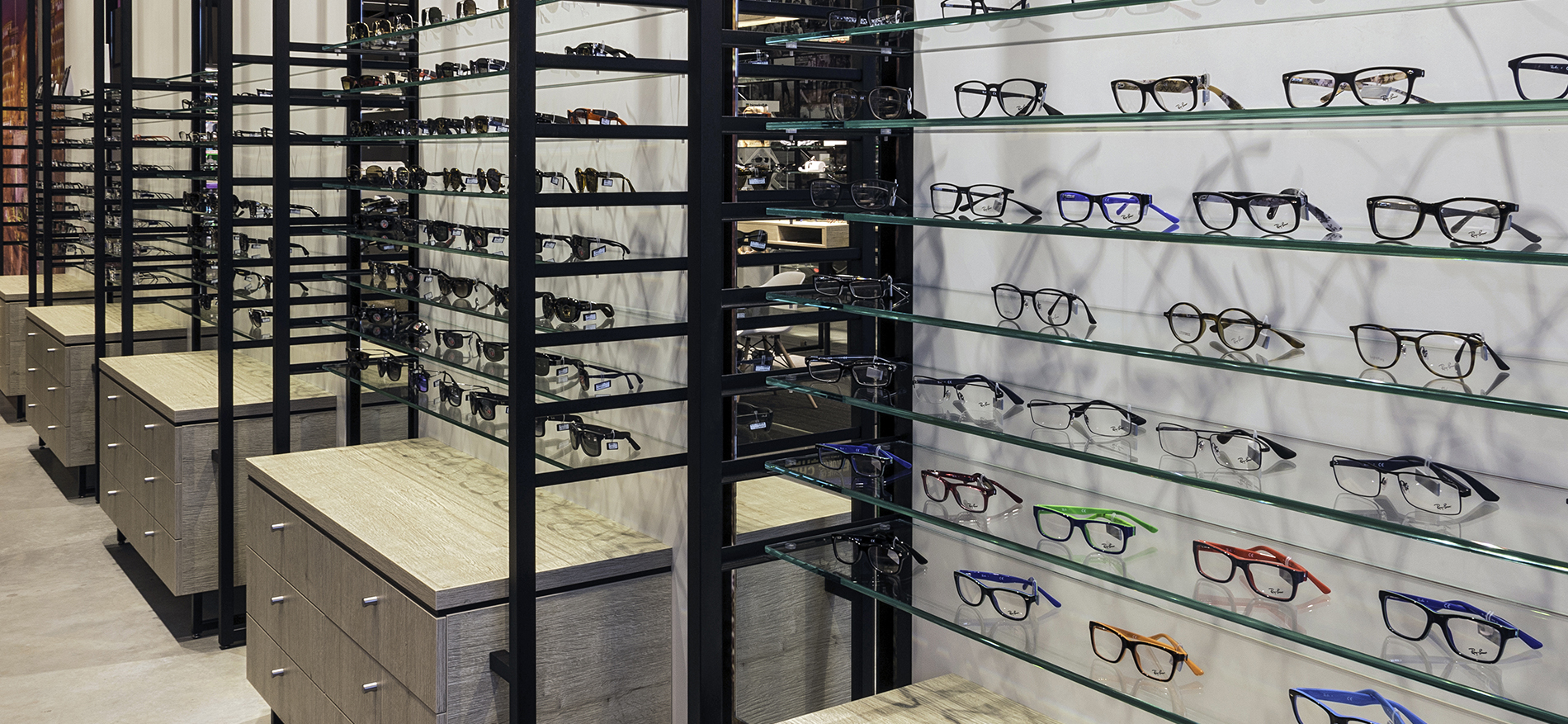 Plusminus Optik (LU): Amenagement d’optique - 