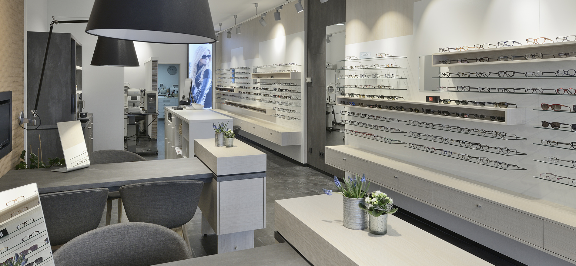 Optique Klöckner : un intérieur de magasin rénové - 