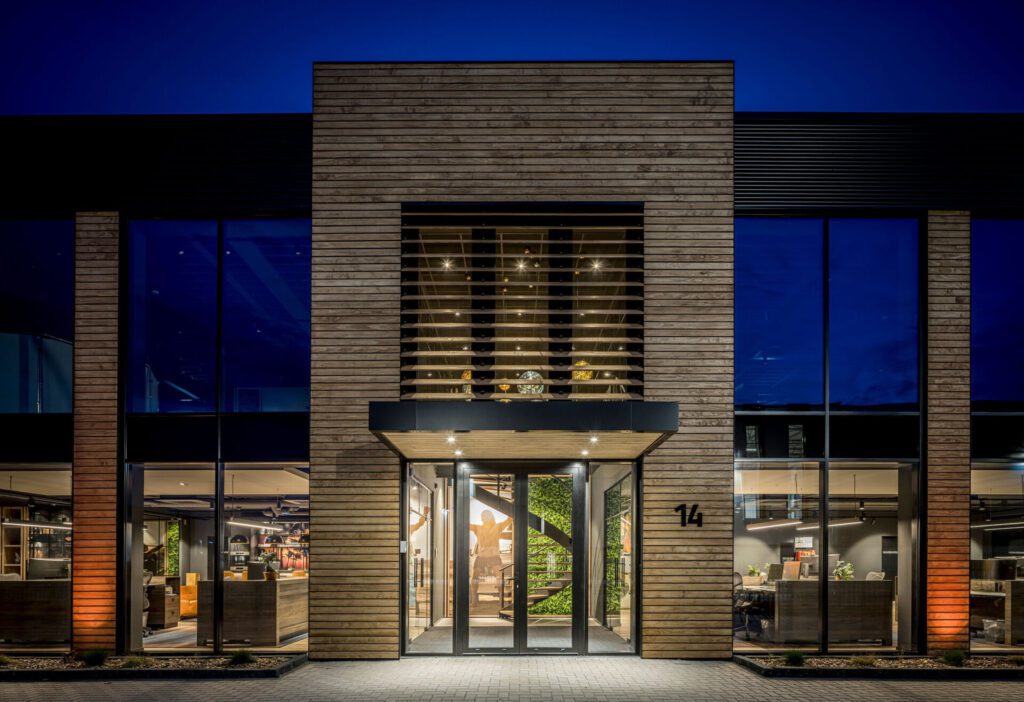 Inrichting Luxe werkplek Kantoor ontwerp showroom inrichting ontvangstruimte experience centre bar horeca kantine