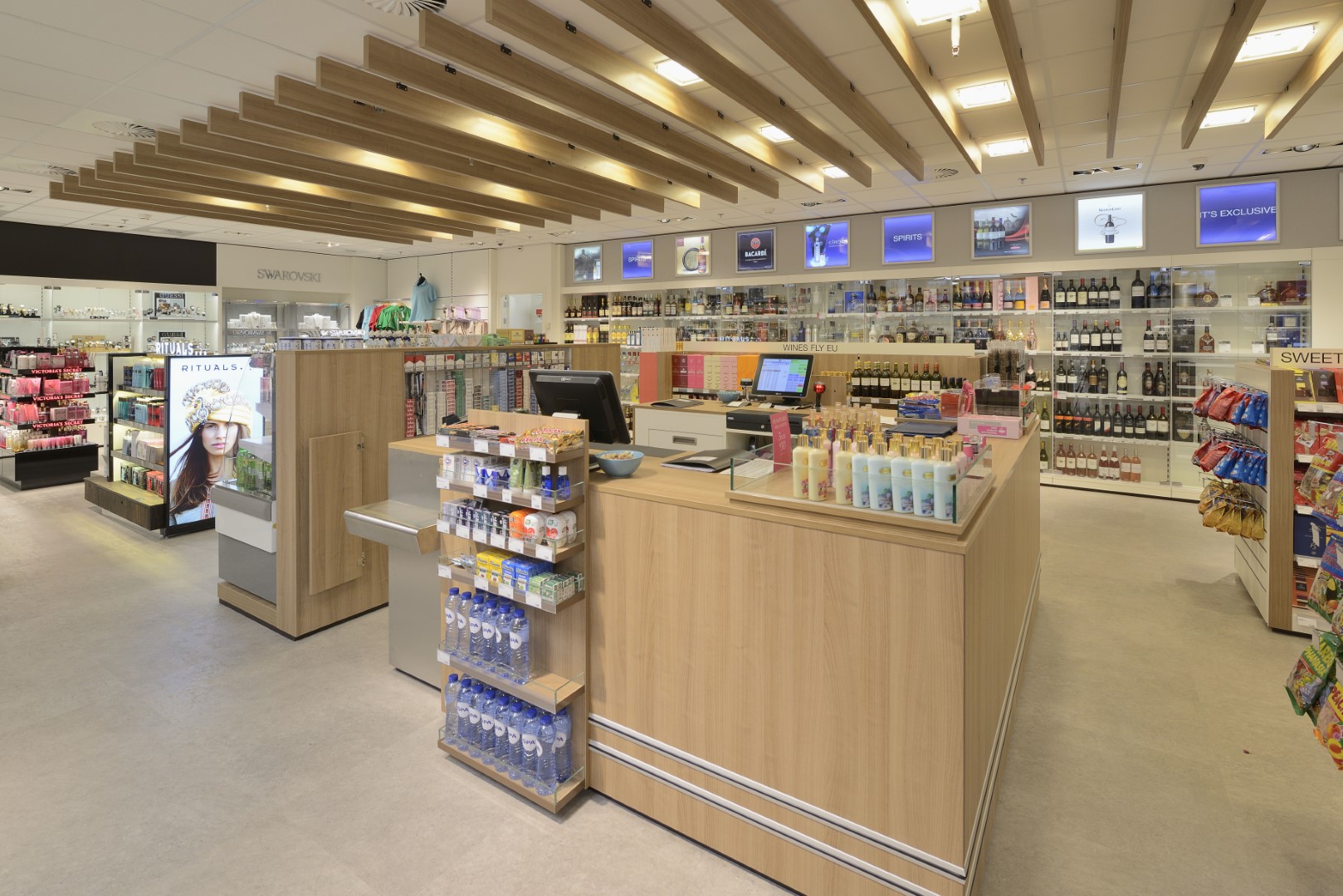 B&S Crewshop aéroport Schiphol – Aménagement intérieur - 